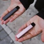 une cigarette électronique aspire