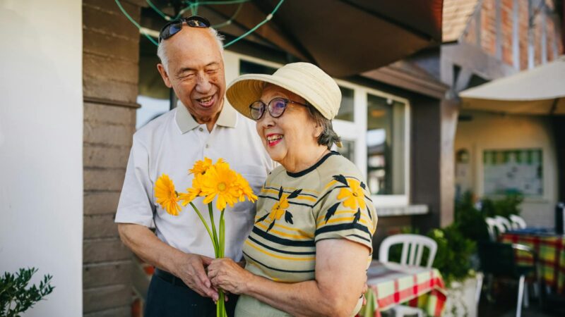 Comment rendre une personne âgée heureuse ?