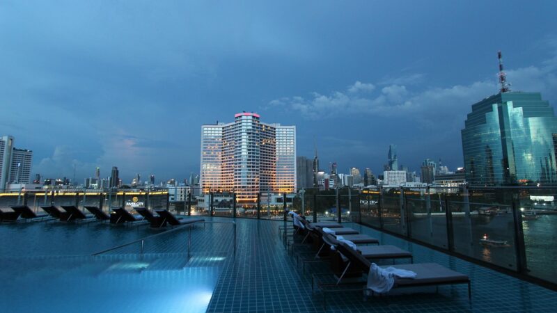 Profitez des meilleurs couchers de soleil sur un rooftop à Bangkok
