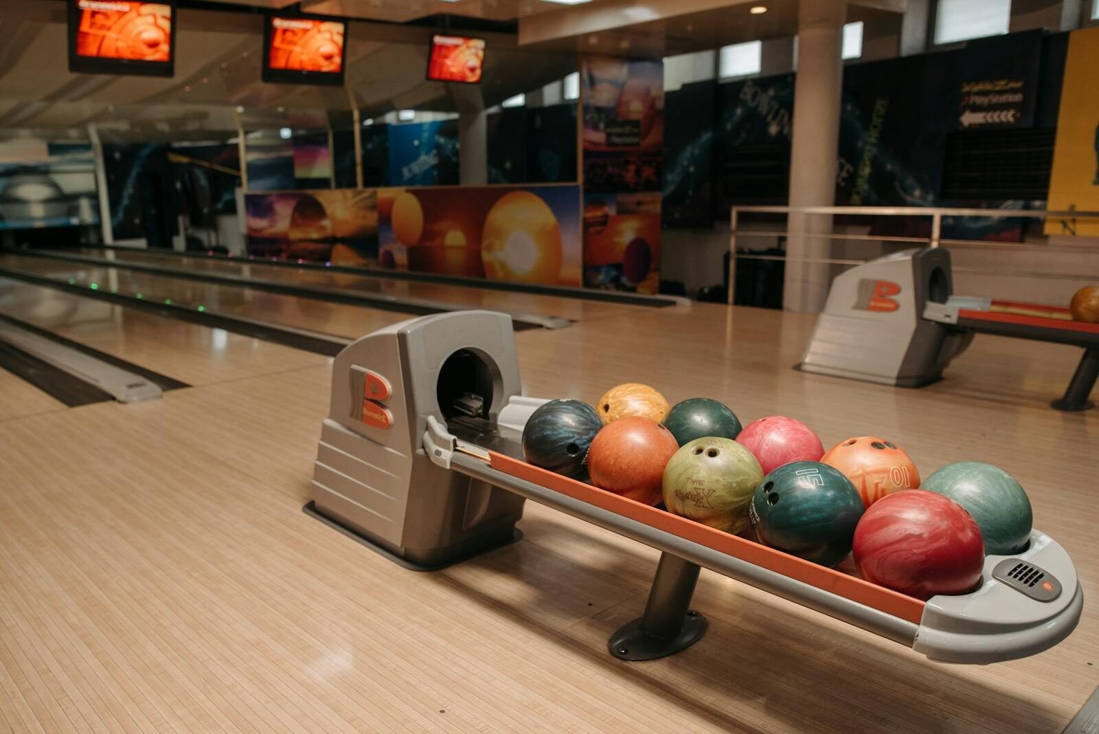 Fêter son anniversaire au bowling : le guide complet