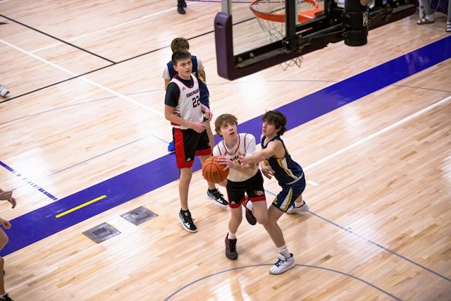 Devenez un as du tir au basket : le guide complet pour améliorer votre précision