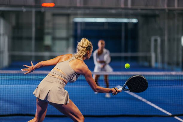 Les équipements sportifs sont-ils détaillés dans un devis construction terrain de padel ?