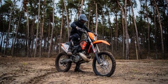 La robustesse exceptionnelle des motos KTM : un concentré de résistance et de performance