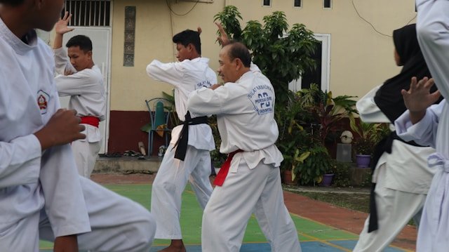 Le Dobok de Taekwondo : L’Uniforme Essentiel qui Fait Toute la Différence