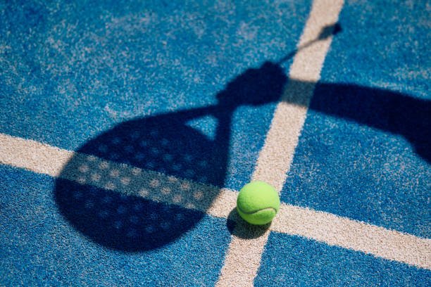 Une rénovation court de tennis est-elle possible sur une résine synthétique ?